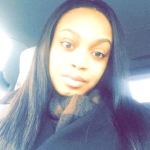 Meet your Posher, Monique